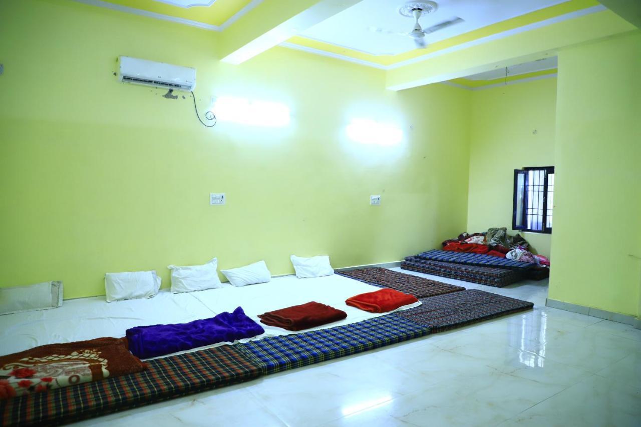 Shivraj Homestay 마투라 외부 사진
